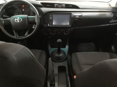 2022 Toyota Hilux DOBLE CABINA, L4, 2.7L, 166 CP, 4 PUERTAS, STD