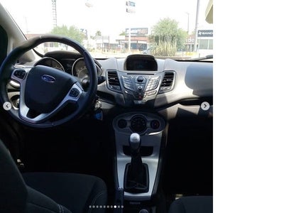 2015 Ford Fiesta 1.6 SE MT