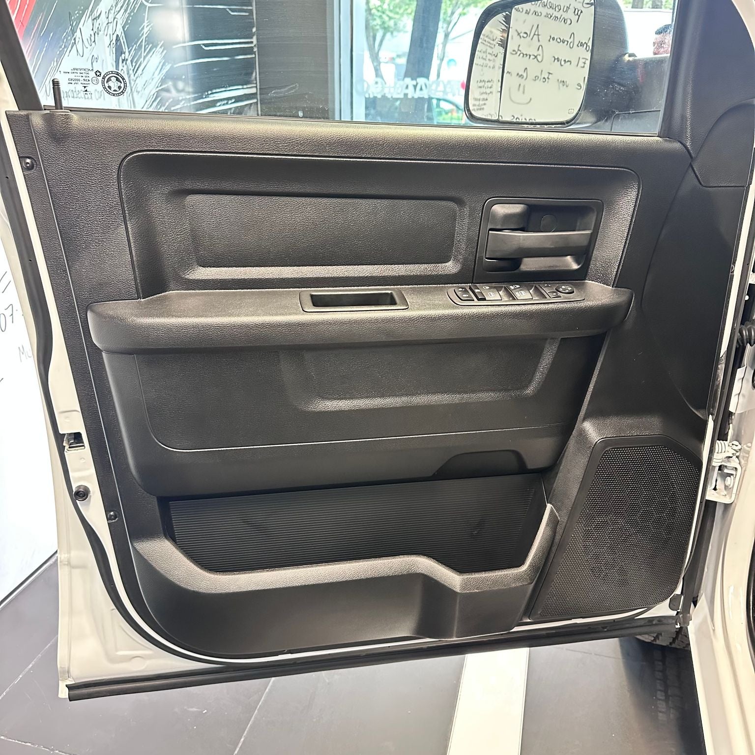 2024 RAM 1500 3.6 Tradesman Crew Cab V6 4x2 At