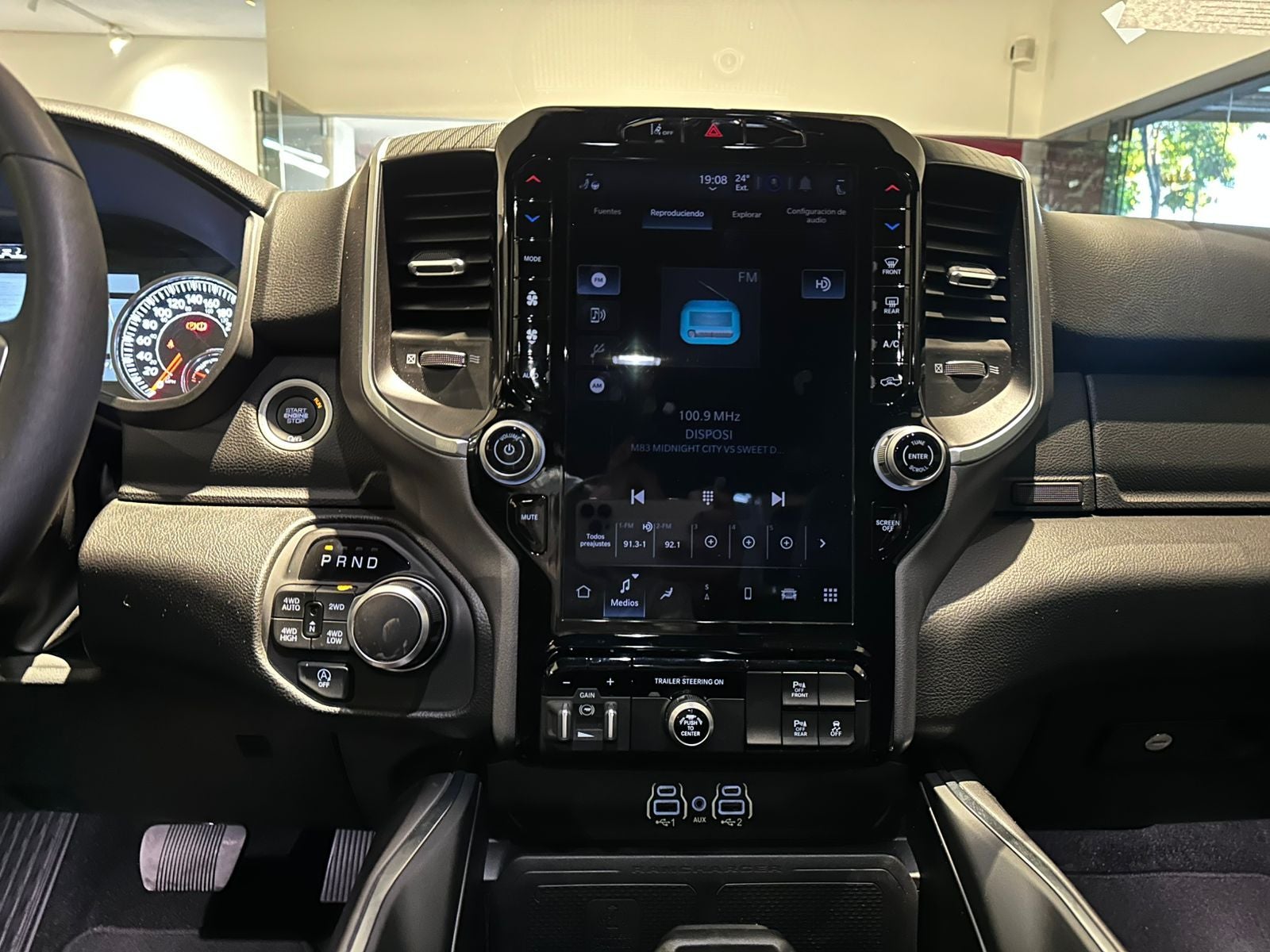 2025 RAM 1500 3.6 V6 Bighorn Crew Cab 4x4 At