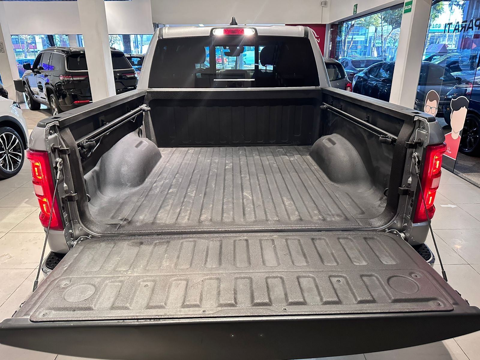 2025 RAM 1500 3.6 V6 Bighorn Crew Cab 4x4 At