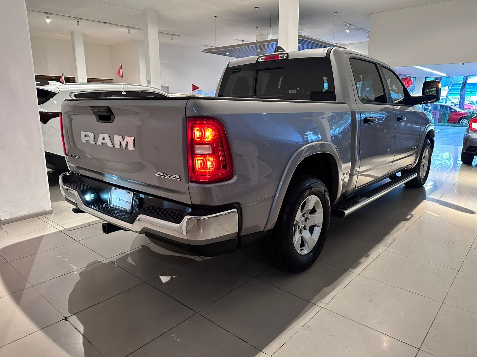 2025 RAM 1500 3.6 V6 Bighorn Crew Cab 4x4 At