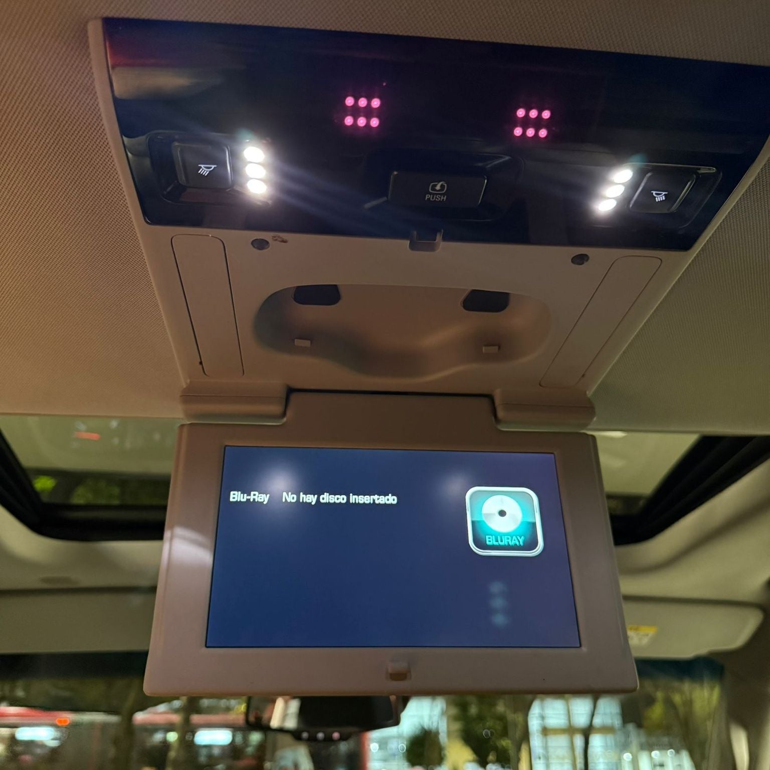 2018 Chevrolet Suburban 5.3 V8 Premier Piel 3 Fila Asientos 4x4 At