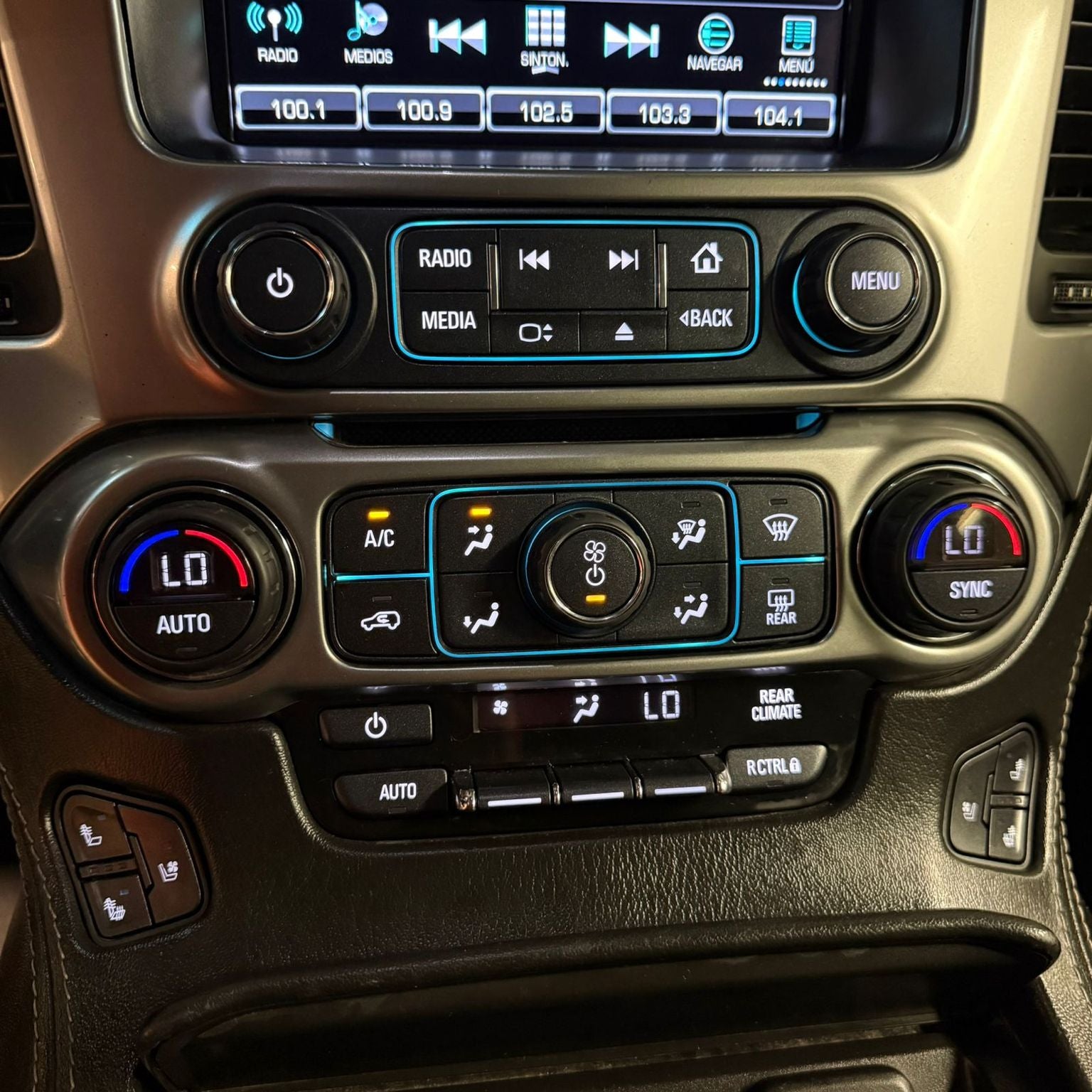 2018 Chevrolet Suburban 5.3 V8 Premier Piel 3 Fila Asientos 4x4 At