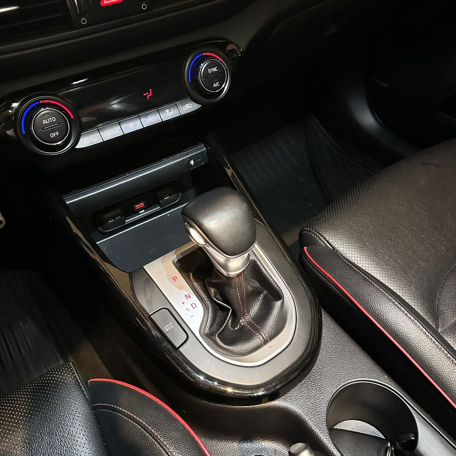 2022 Kia Forte 2.0 GT Line 4p At