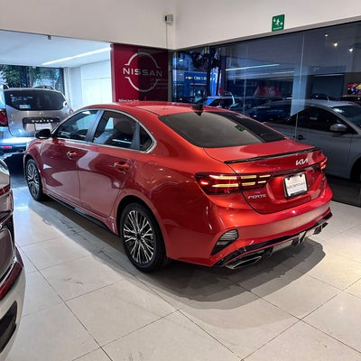 2022 Kia Forte 2.0 GT Line 4p At