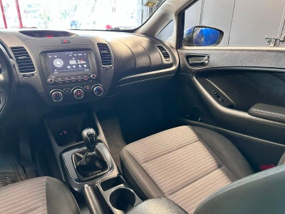 2017 Kia Forte 2.0 Ex 4 p Mt