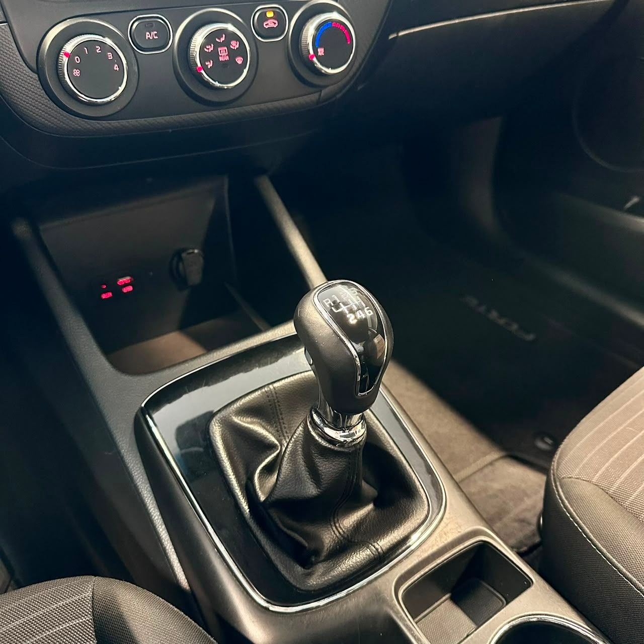 2017 Kia Forte 2.0 Ex 4 p Mt