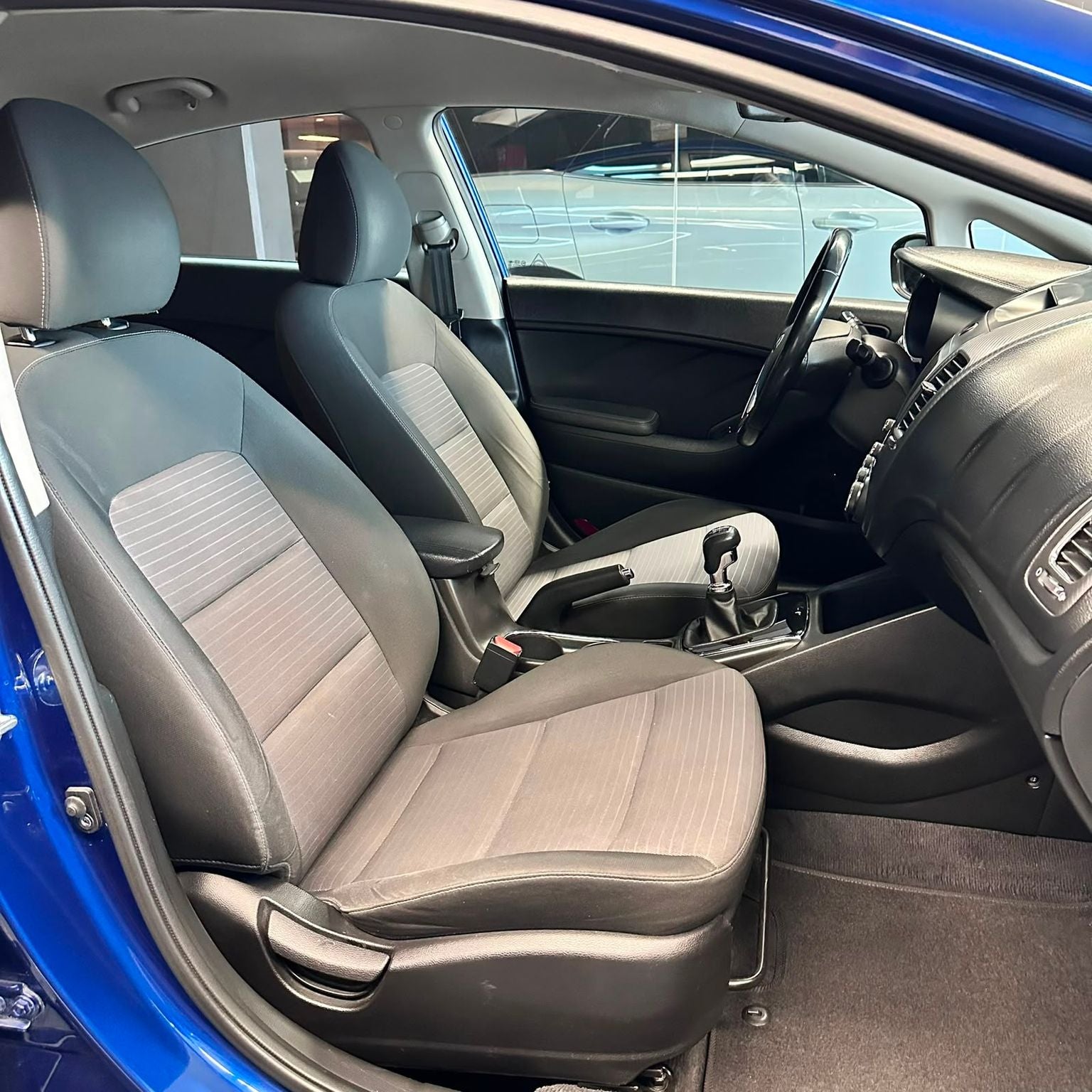 2017 Kia Forte 2.0 Ex 4 p Mt