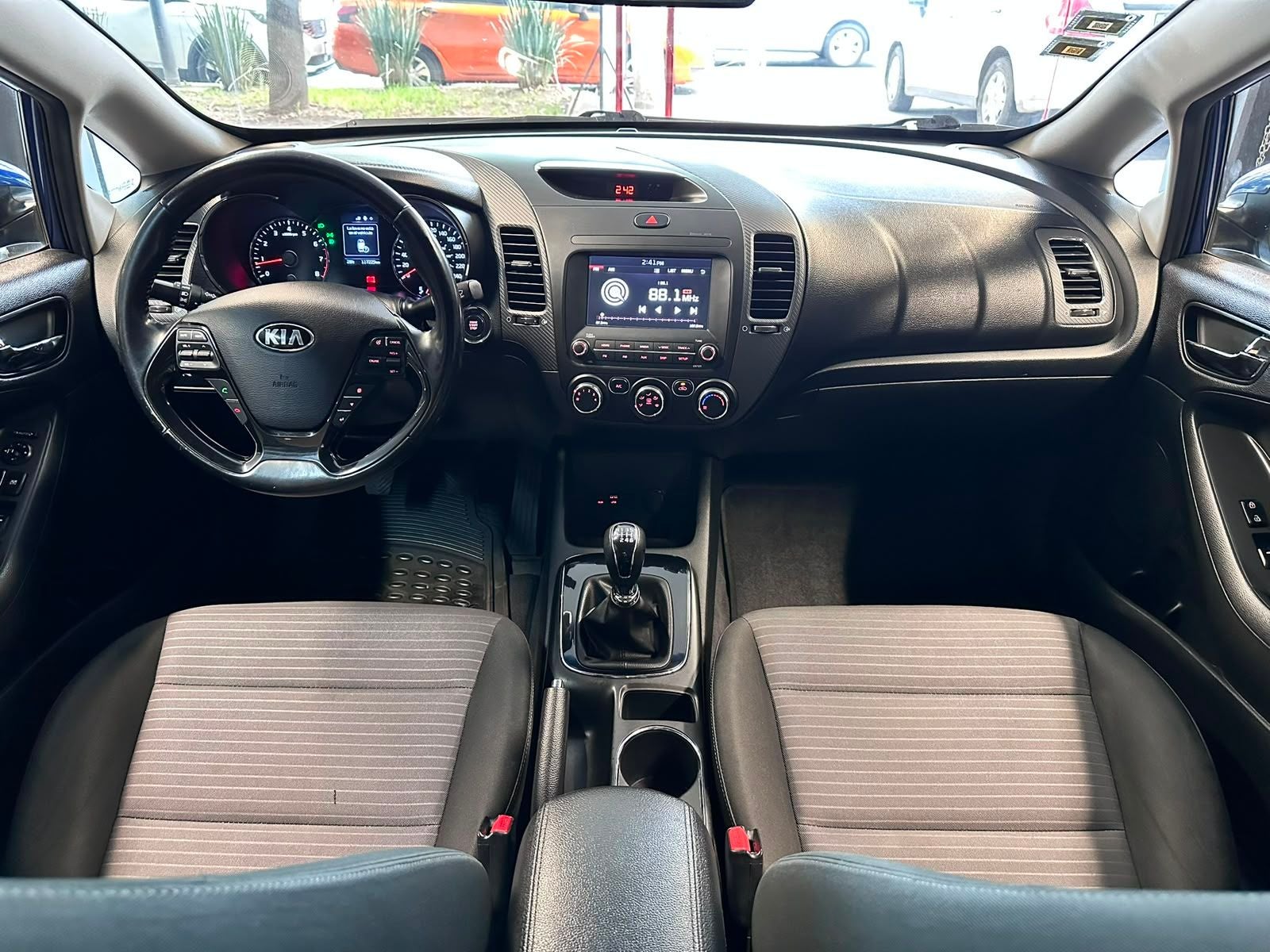 2017 Kia Forte 2.0 Ex 4 p Mt