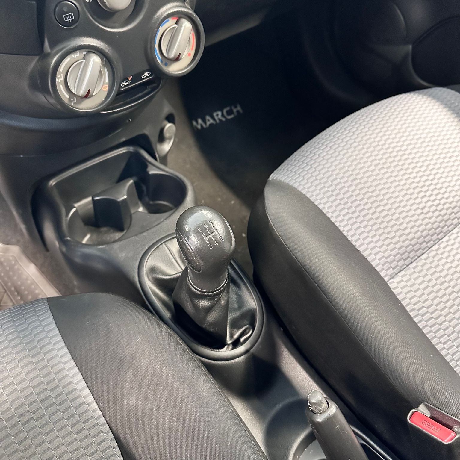 2013 Nissan March 1.6 Advance Mt
