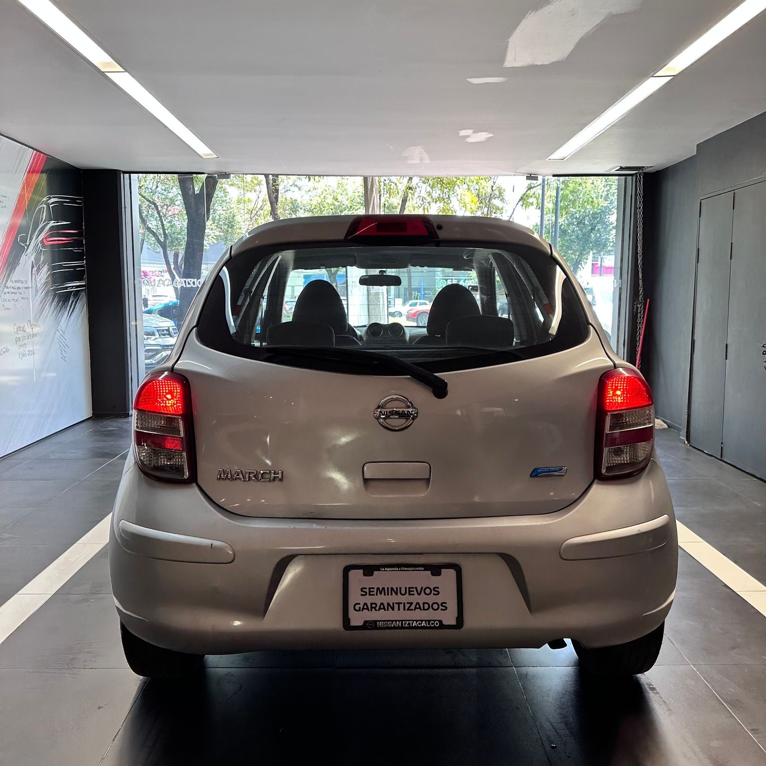 2013 Nissan March 1.6 Advance Mt