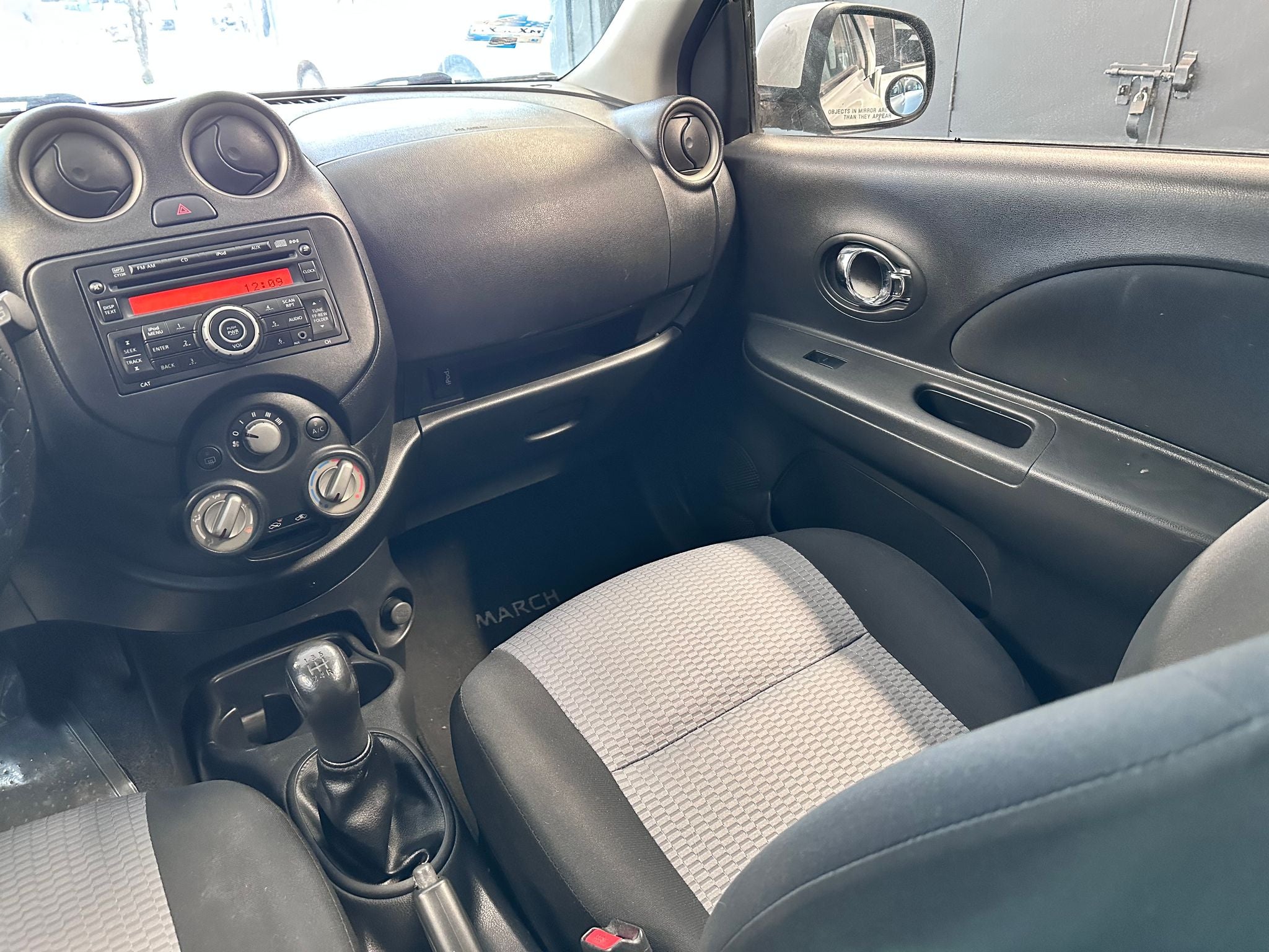 2013 Nissan March 1.6 Advance Mt
