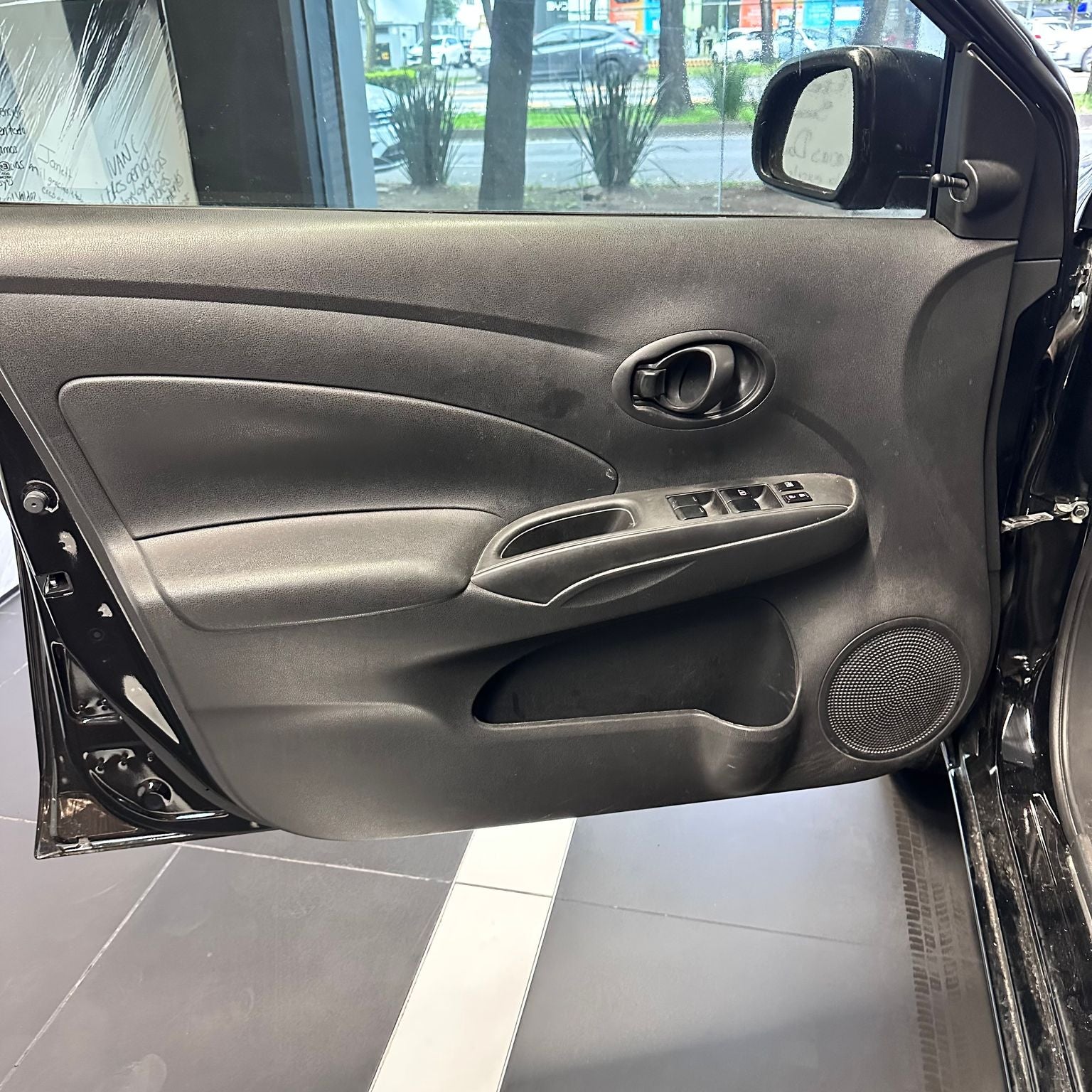 2022 Nissan V-Drive 1.6 A/C  Mt