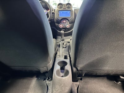 2022 Nissan V-Drive 1.6 A/C  Mt