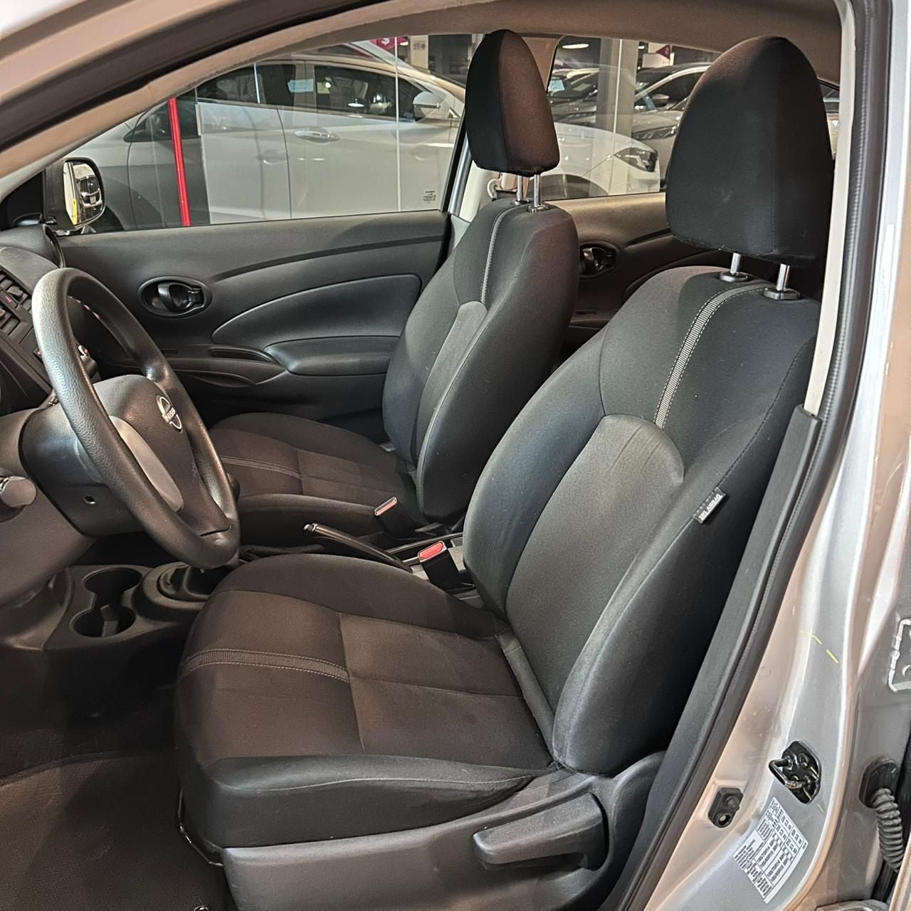 2024 Nissan V-Drive 1.6 A/C  Mt