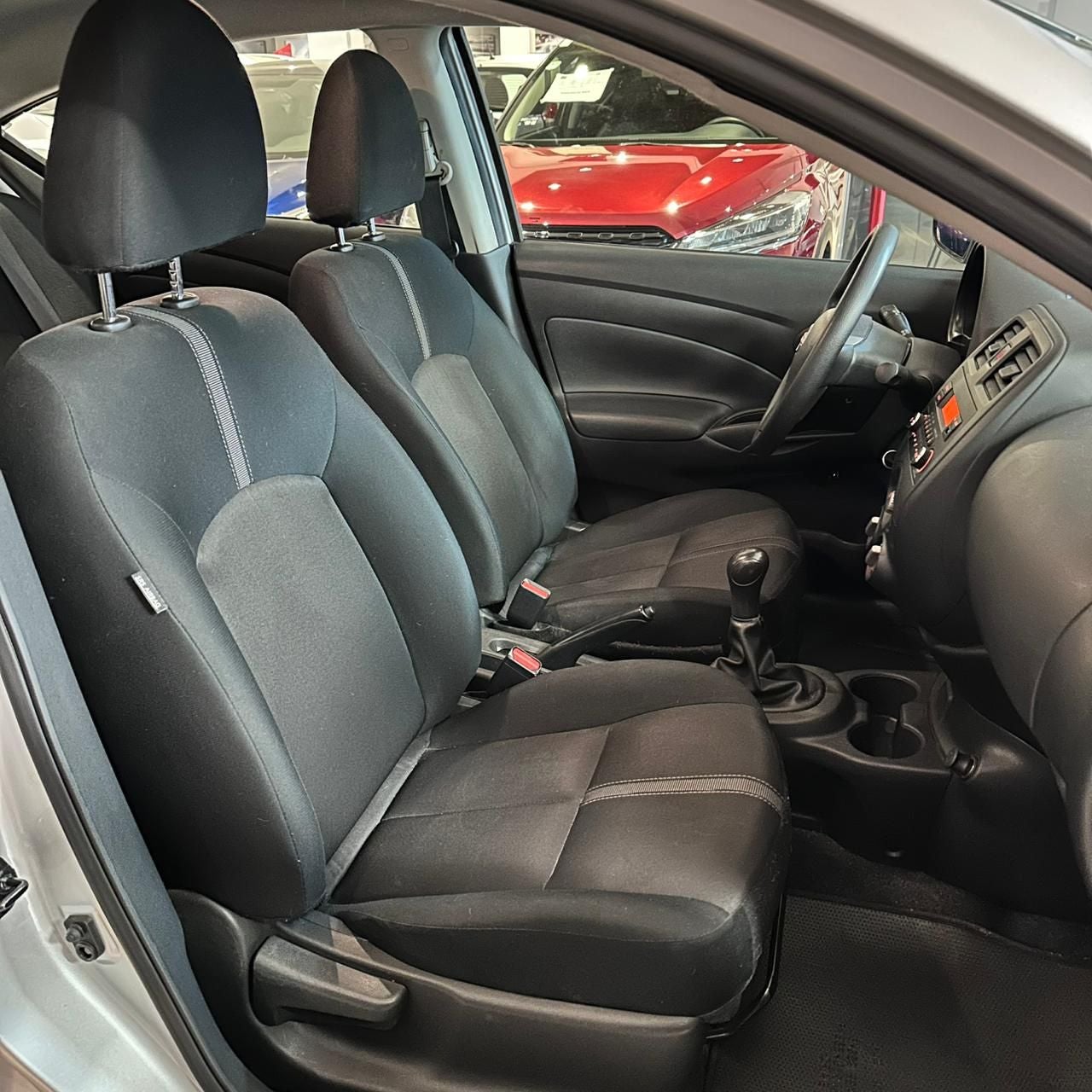 2024 Nissan V-Drive 1.6 A/C  Mt