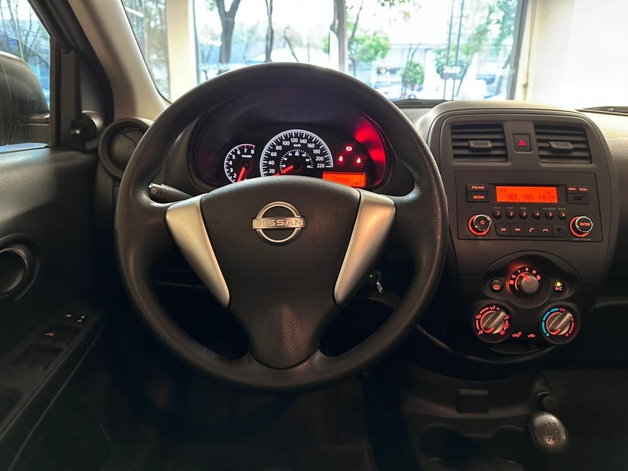 2024 Nissan V-Drive 1.6 A/C  Mt