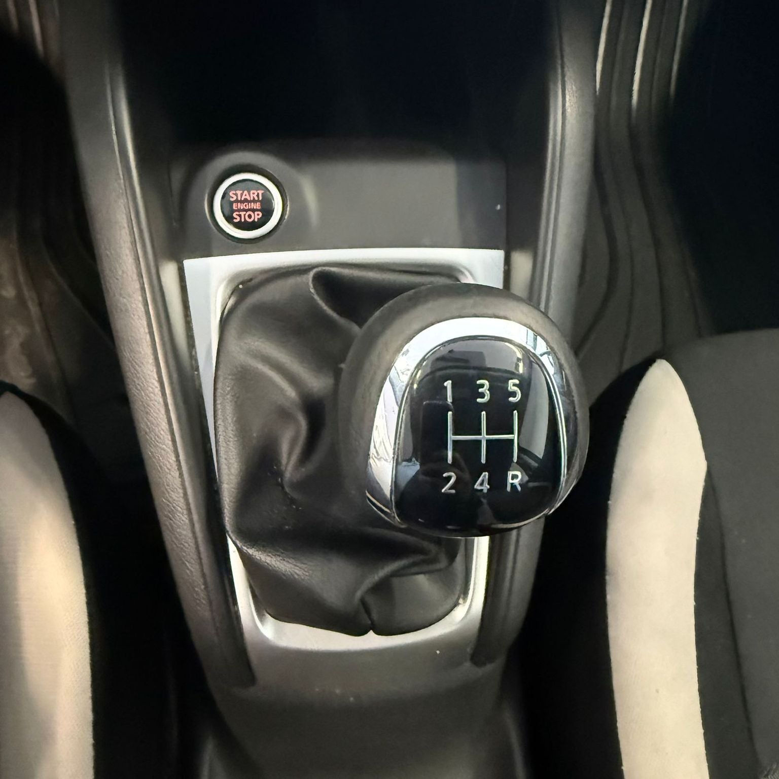 2022 Nissan Versa 1.6 Advance Mt