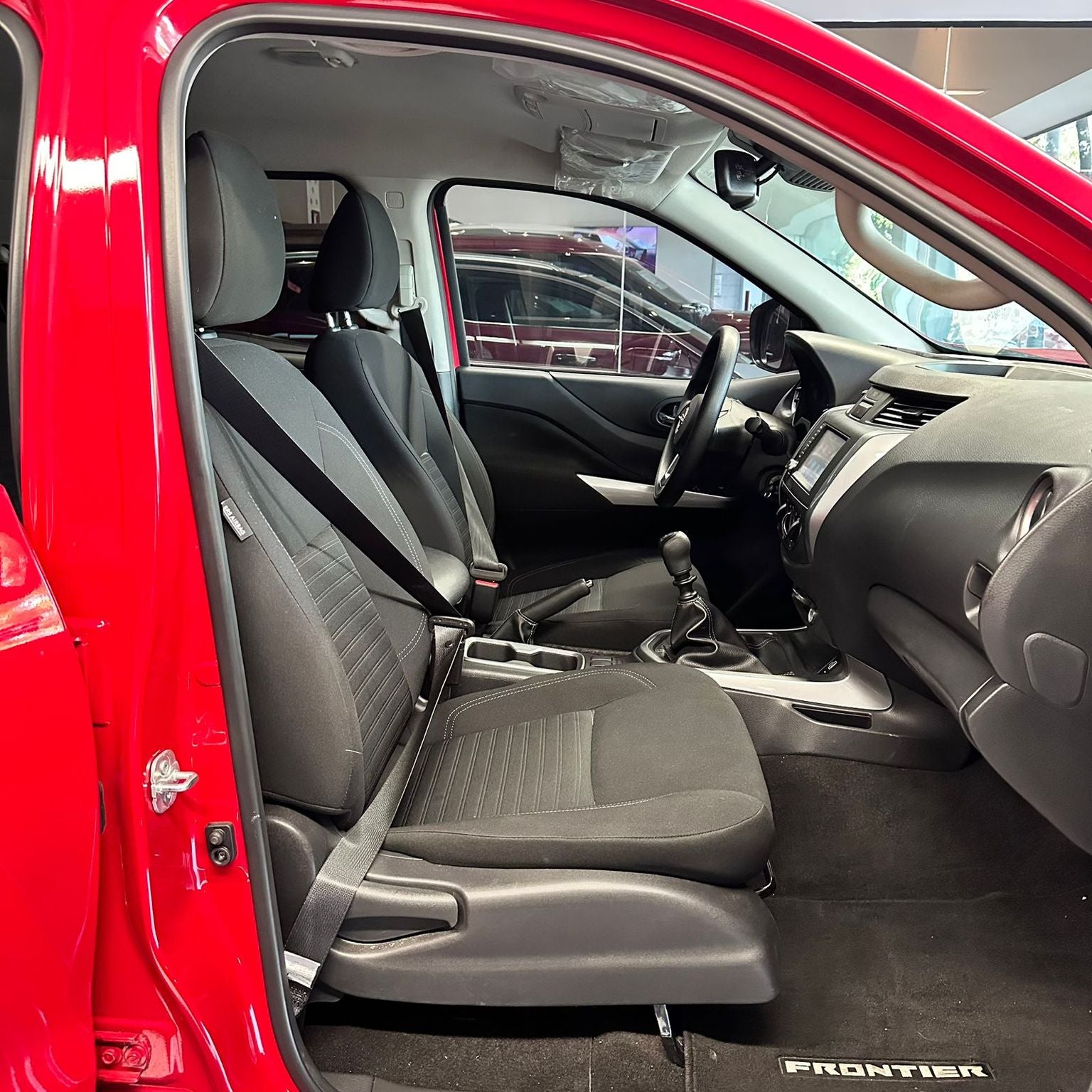 2025 Nissan Frontier 2.5 Doble Cabina LE 4x2 Mt