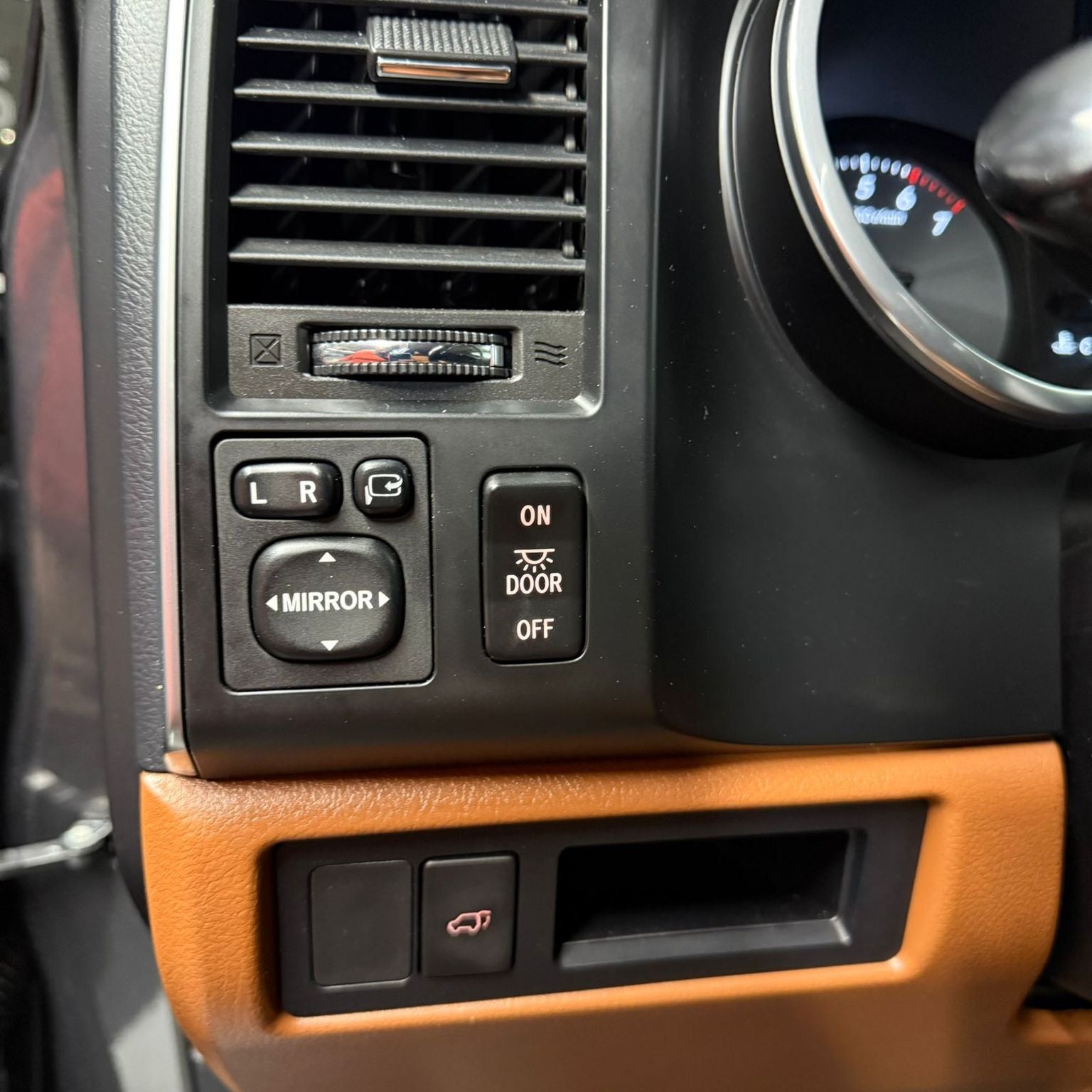 2019 Toyota Sequoia 5.7 Platinum At