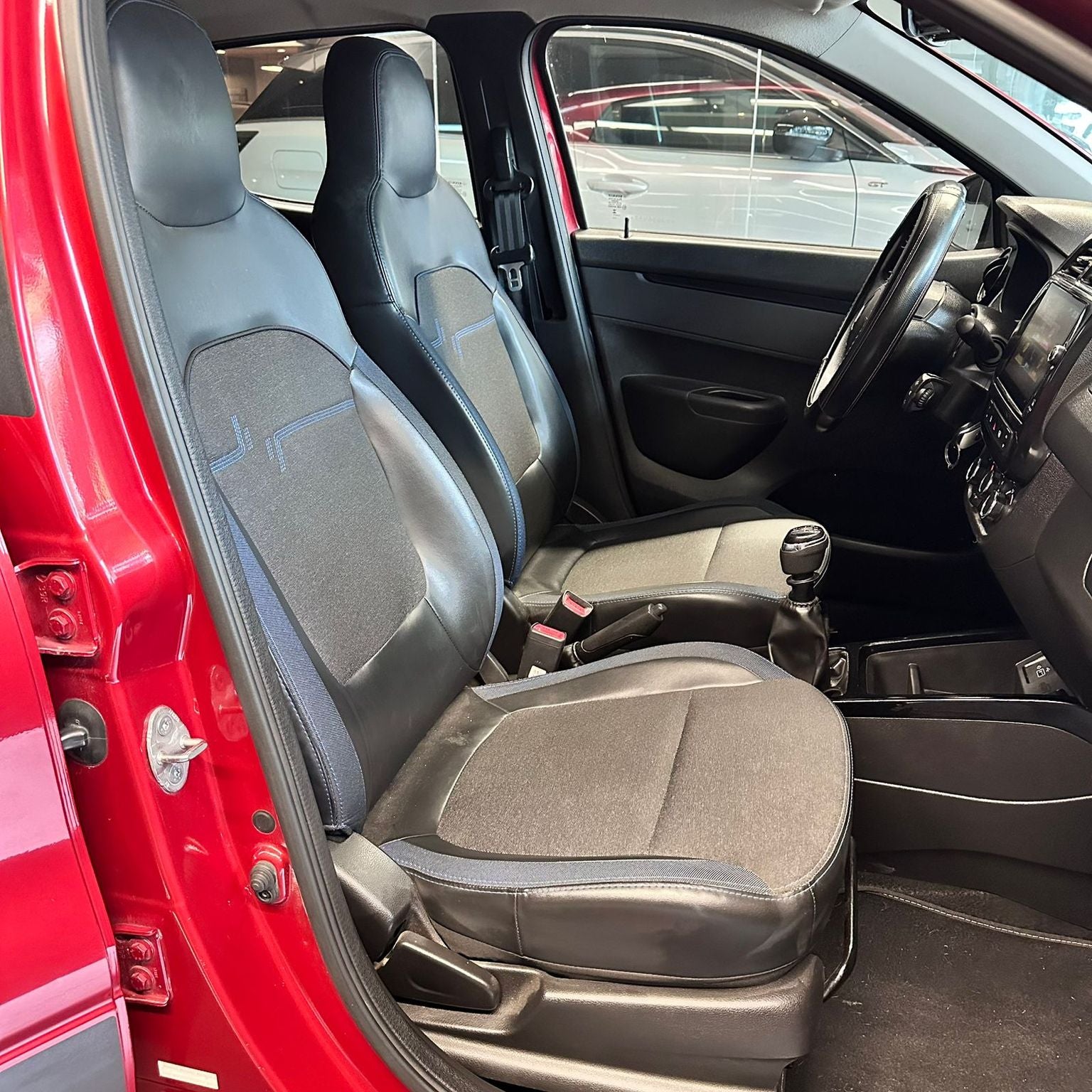 2024 Renault Kwid 1.0 Iconic Mt