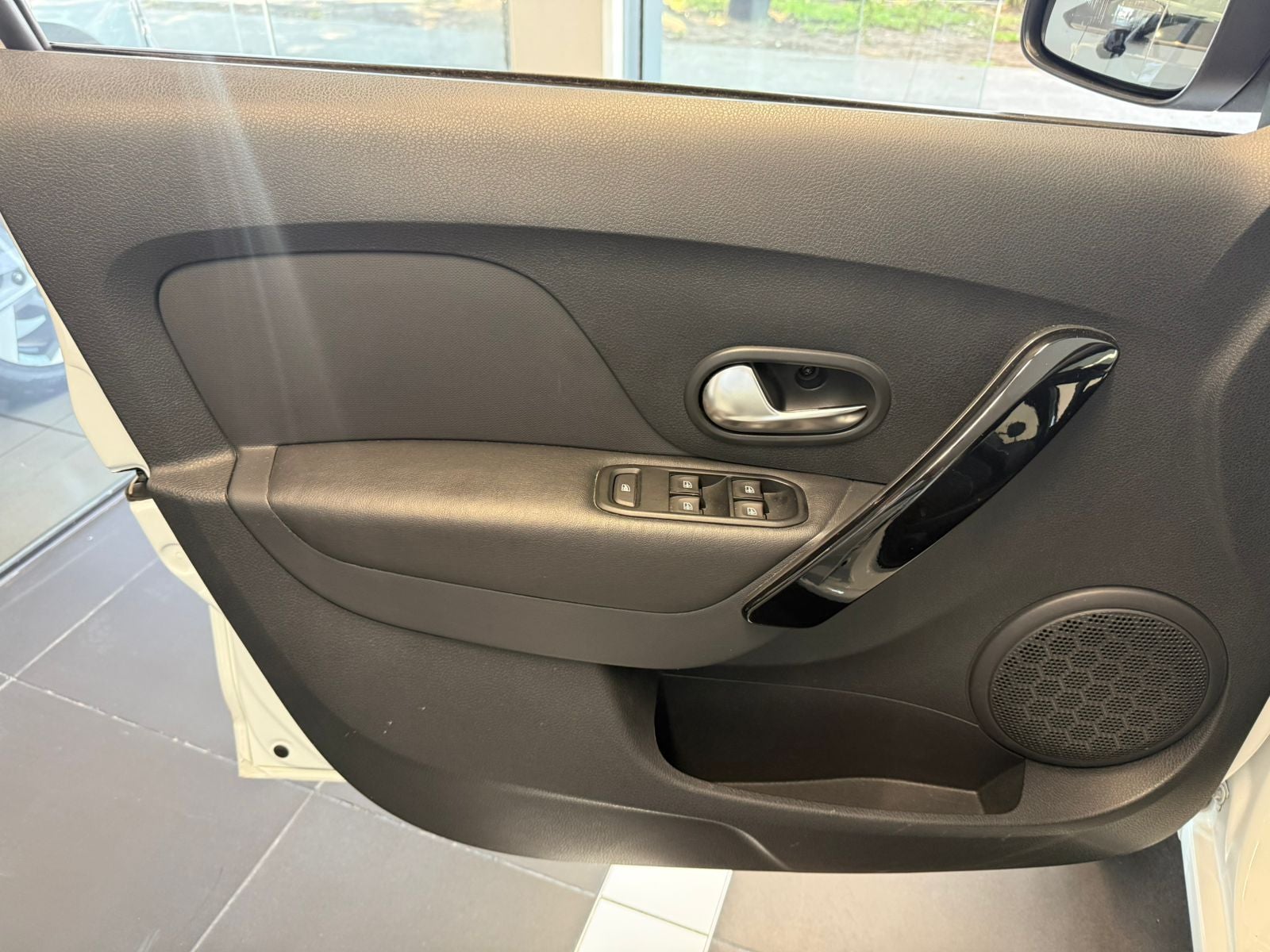 2024 Renault Logan 1.6 Intens Mt