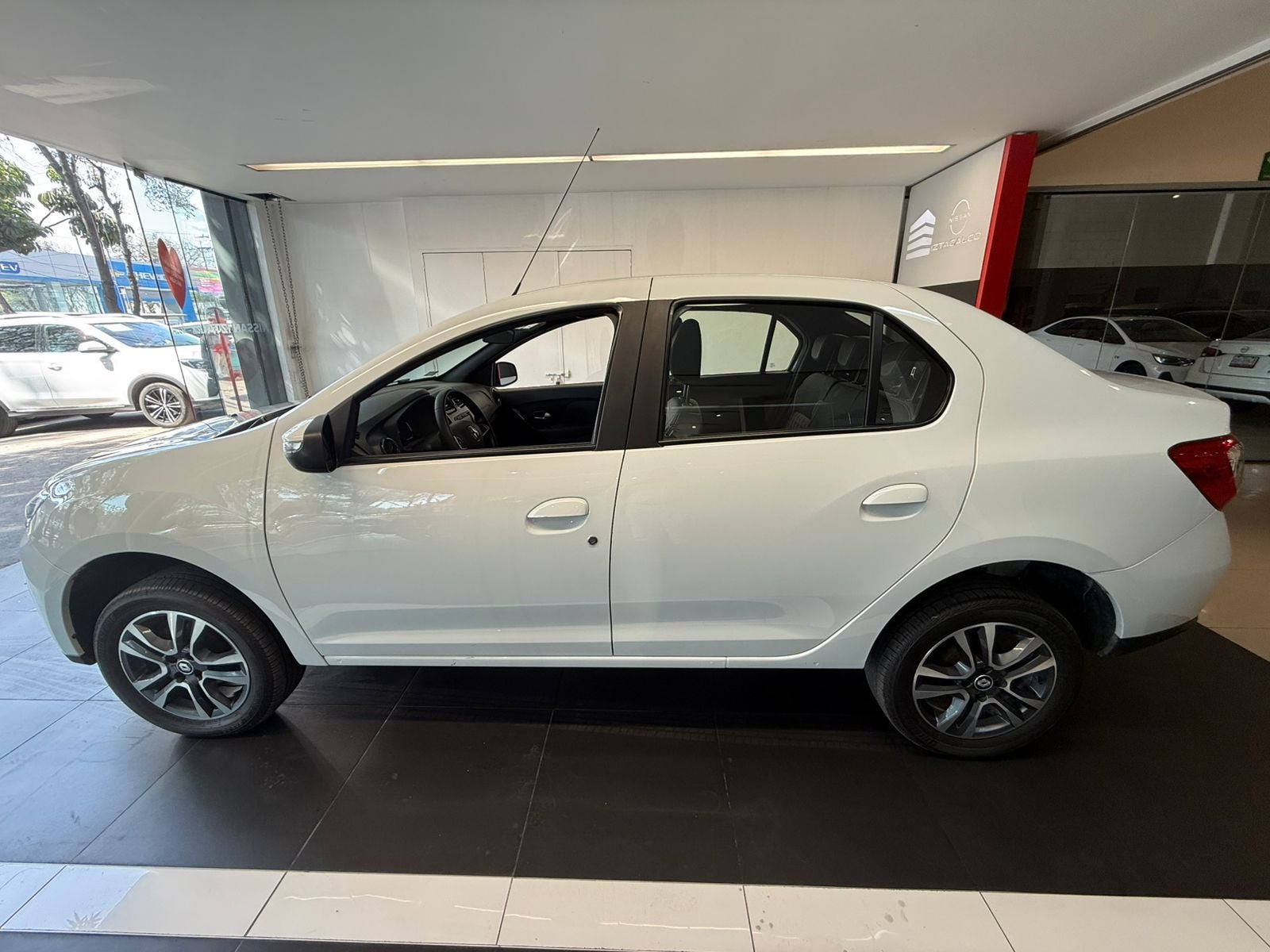 2024 Renault Logan 1.6 Intens Mt