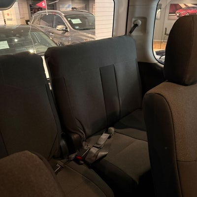 2024 Nissan Urvan 2.5 14 Pasajeros Amplia AA Mt