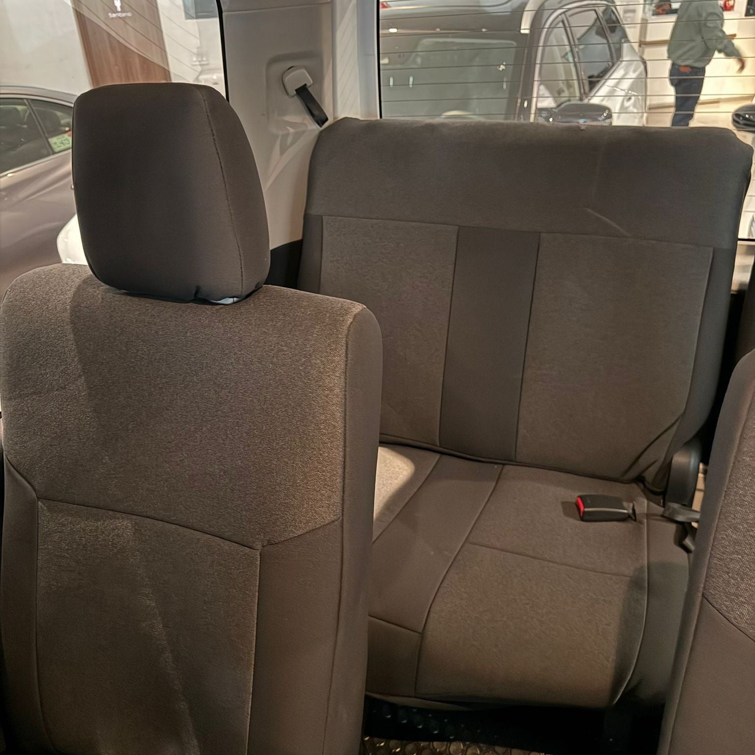 2024 Nissan Urvan 2.5 14 Pasajeros Amplia AA Mt