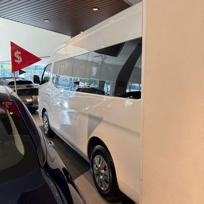2024 Nissan Urvan 2.5 14 Pasajeros Amplia AA Mt