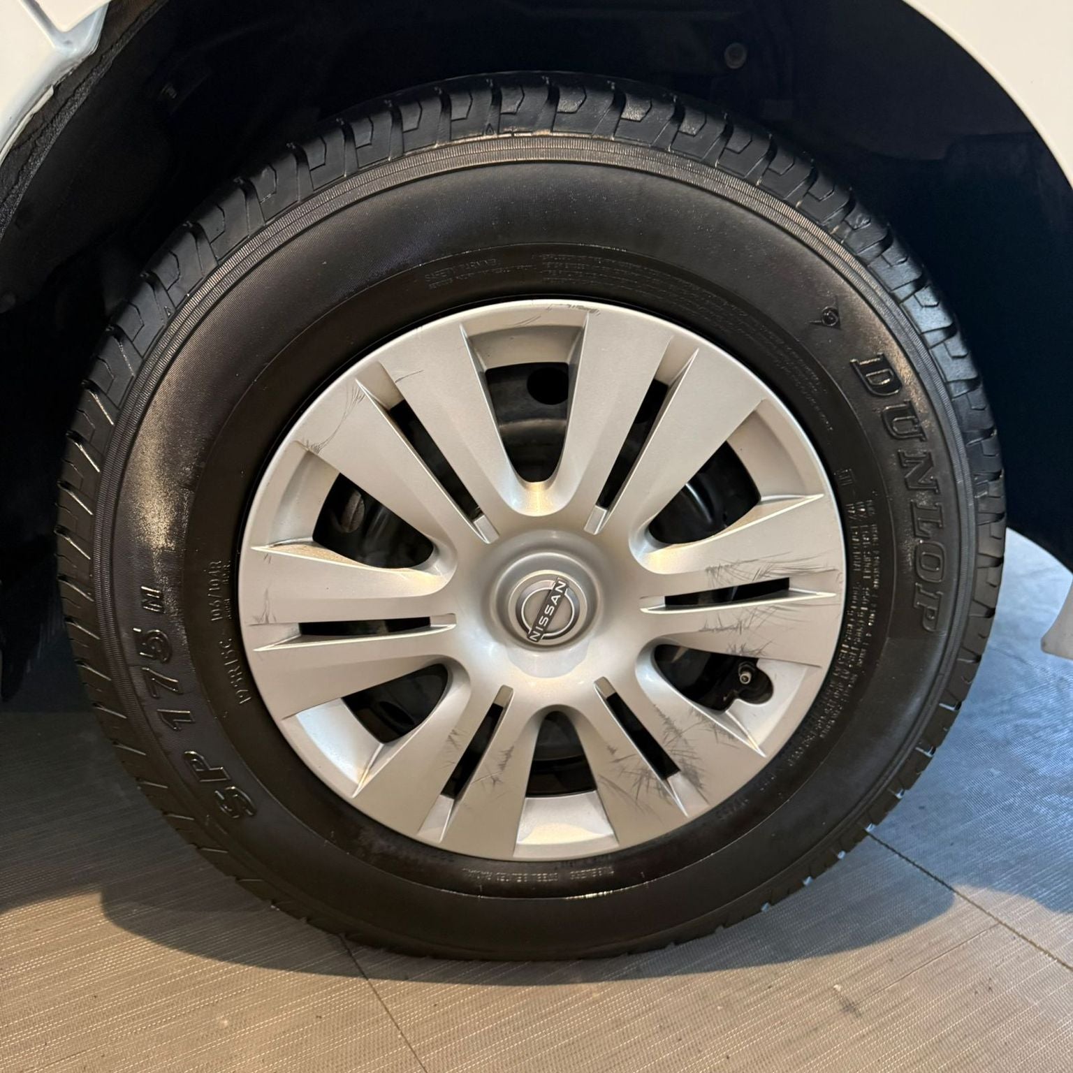 2024 Nissan Urvan 2.5 14 Pasajeros Amplia AA Mt