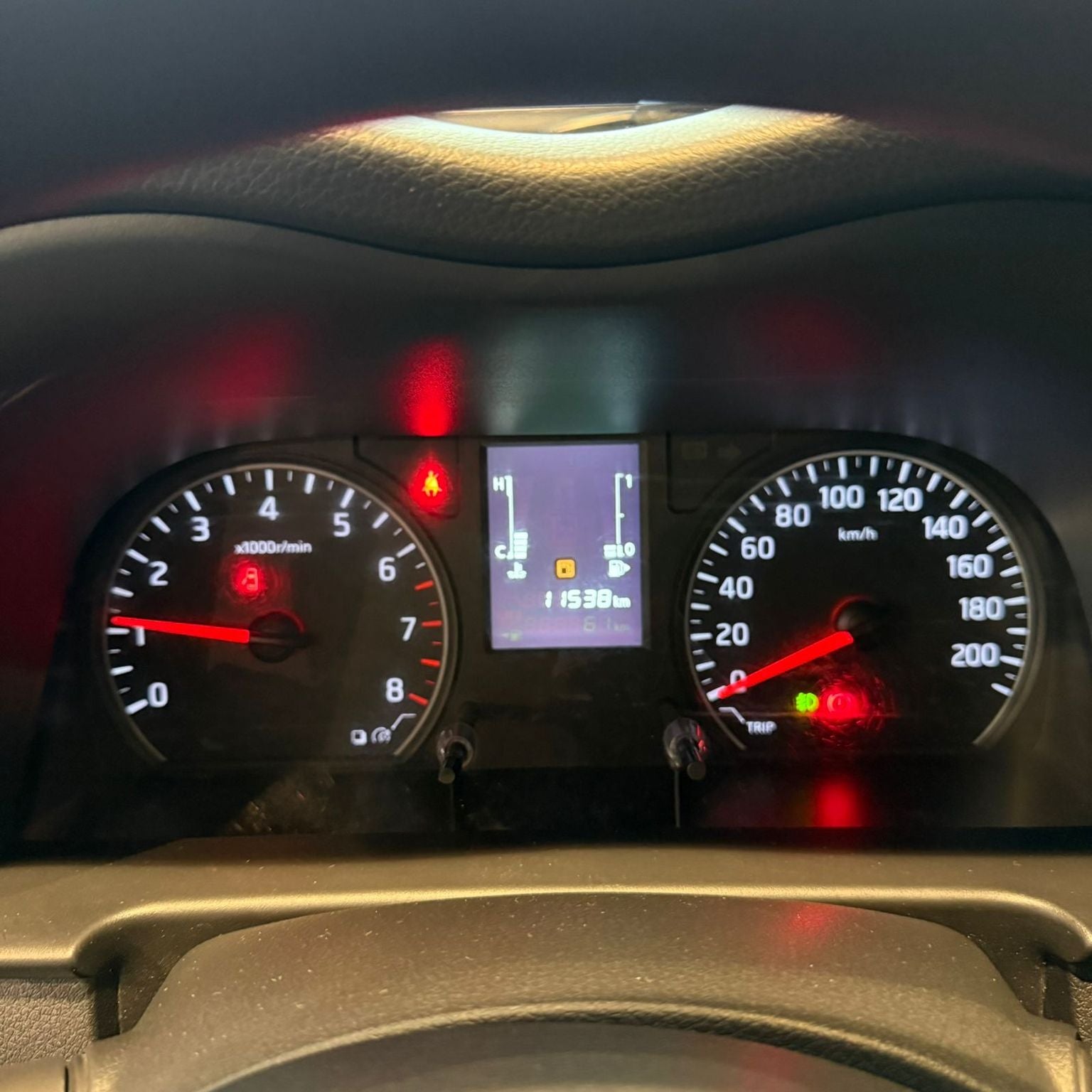 2024 Nissan Urvan 2.5 14 Pasajeros Amplia AA Mt