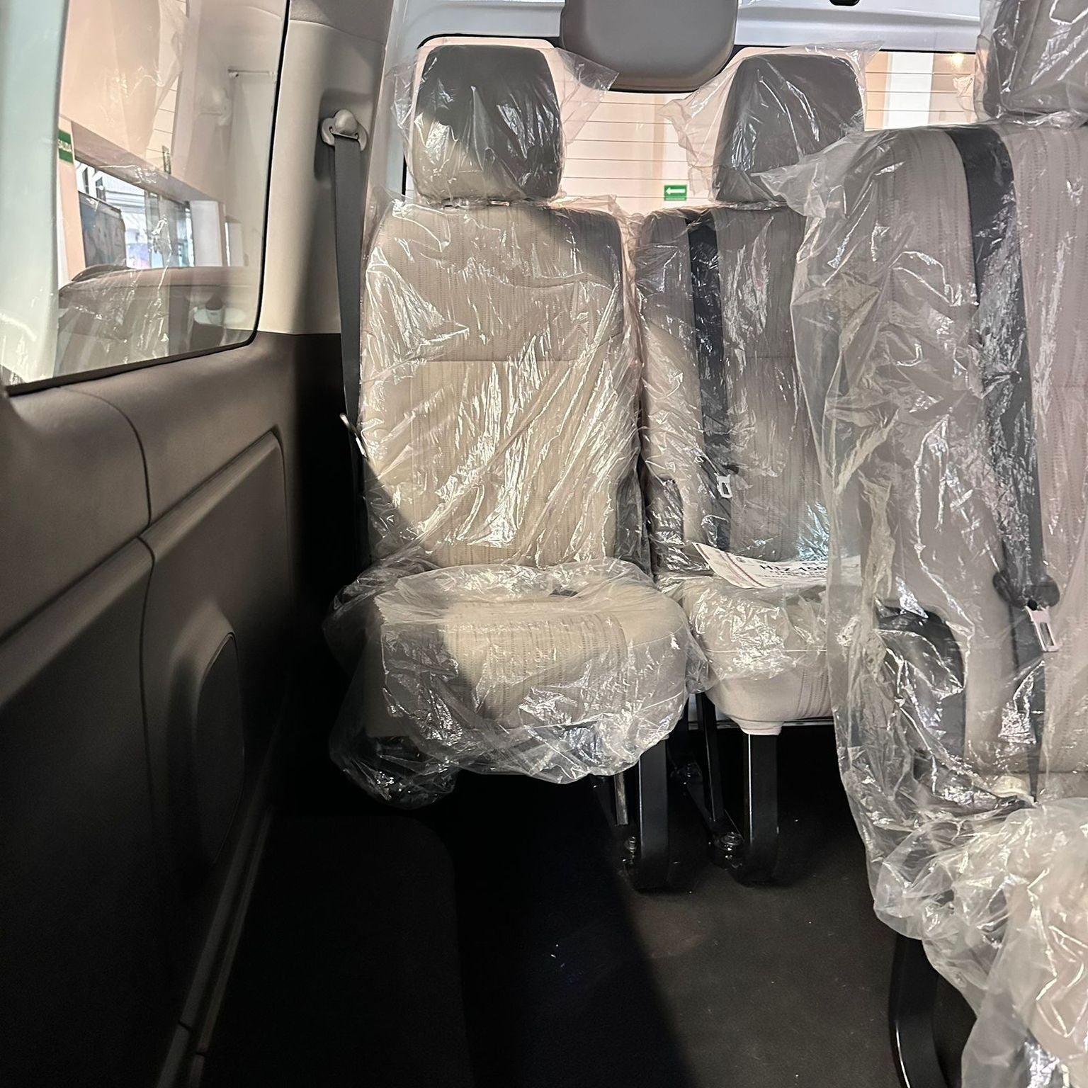 2025 Nissan Urvan 2.5 11 Pasajeros AA Mt