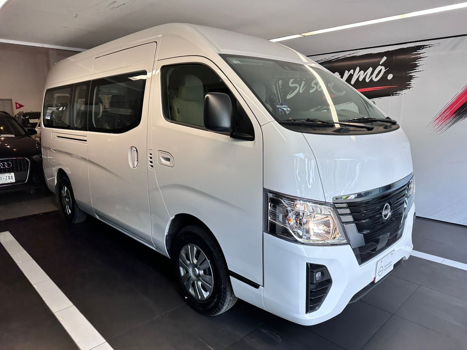 2025 Nissan Urvan 2.5 11 Pasajeros AA Mt