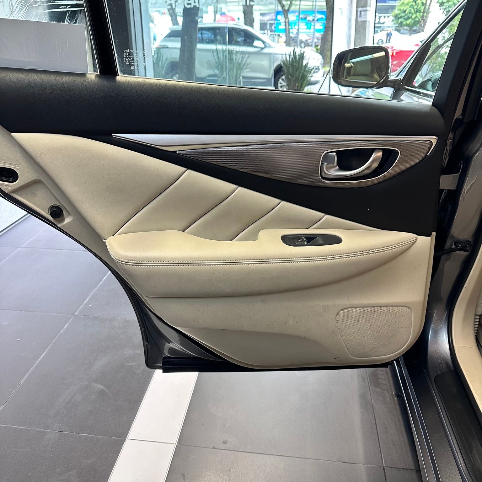 2018 INFINITI Q50 3.7 Seduction At
