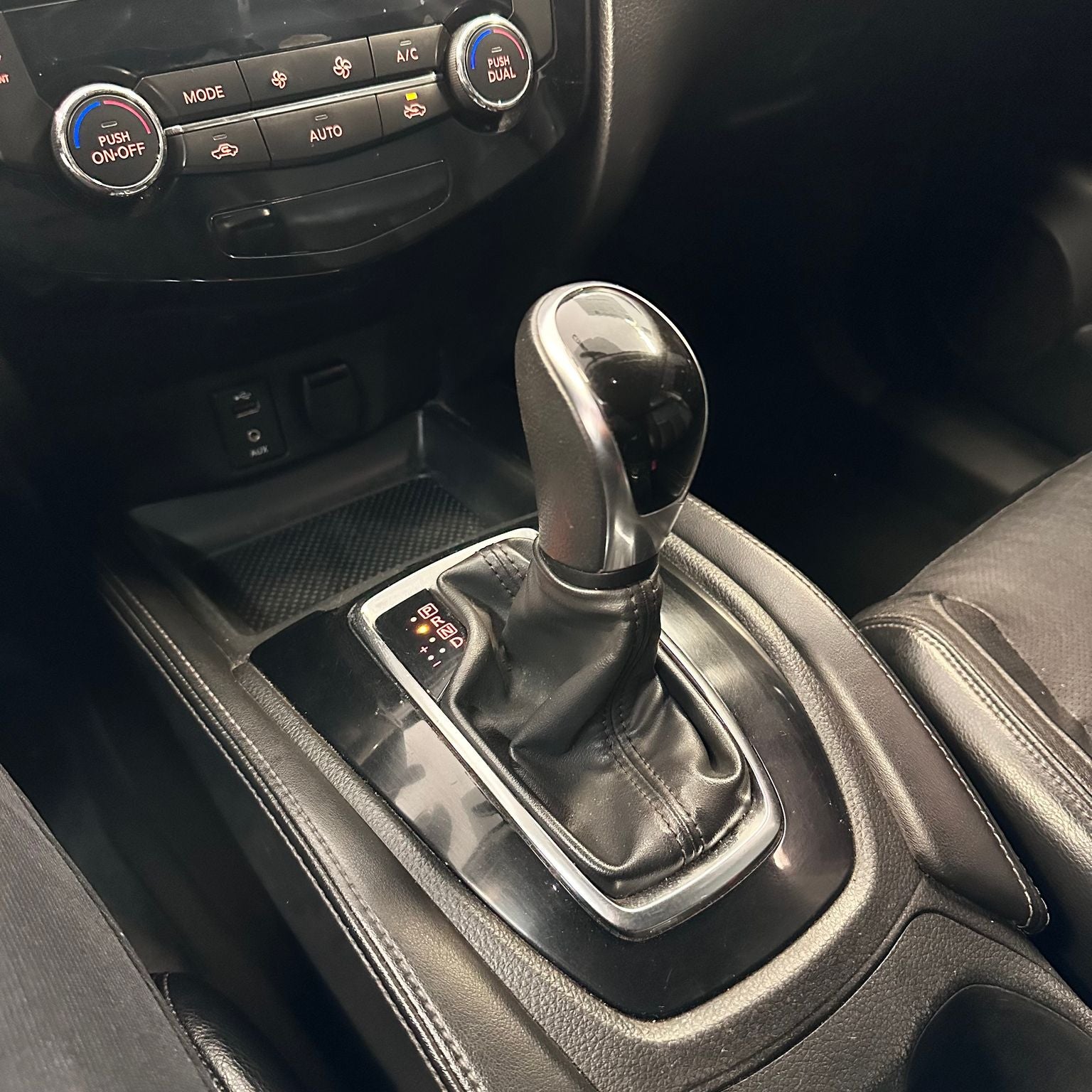 2020 Nissan X-Trail 2.5 Exclusive 3 Filas Cvt