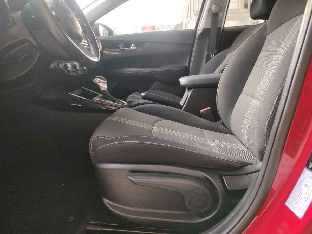 2023 Kia FORTE SEDAN 4p EX L4/2.0 Aut