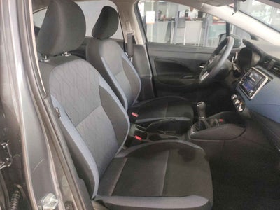 2025 Nissan Versa 4p Advance L4/1.6 Man