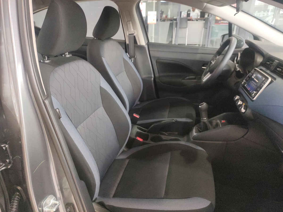 2025 Nissan Versa 4p Advance L4/1.6 Man