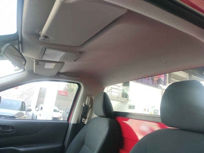 2025 Nissan Pick Up NP300 2p L4/2.5 Man A/A