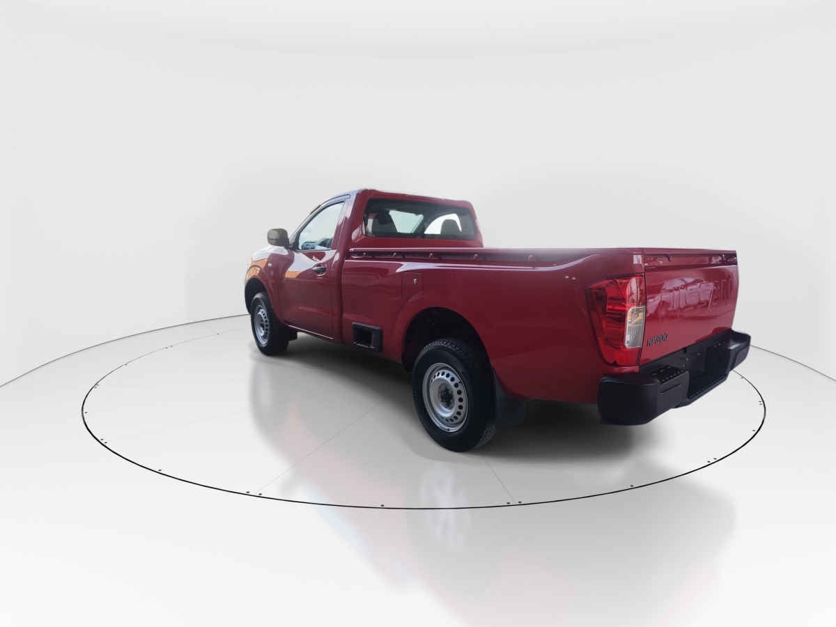 2025 Nissan Pick Up NP300 2p L4/2.5 Man A/A