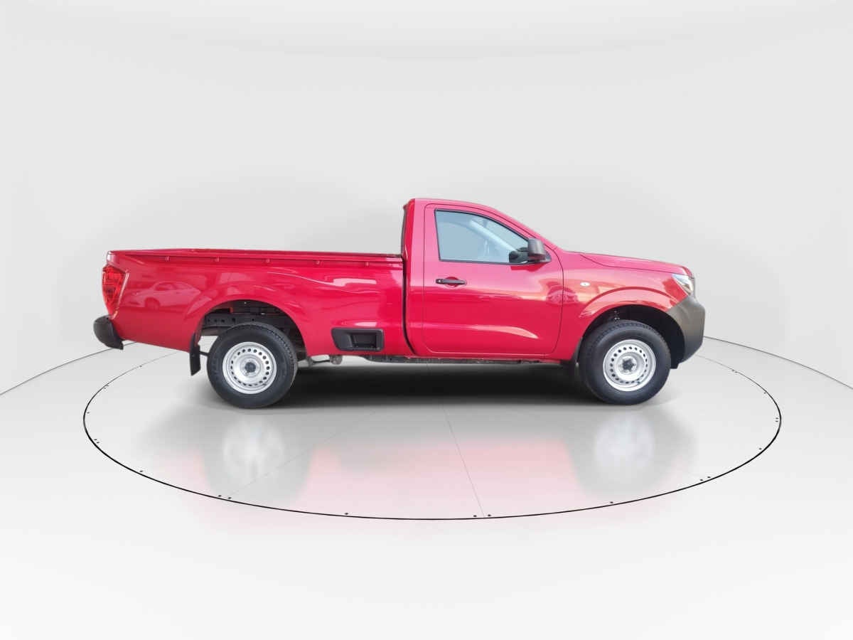 2025 Nissan Pick Up NP300 2p L4/2.5 Man A/A