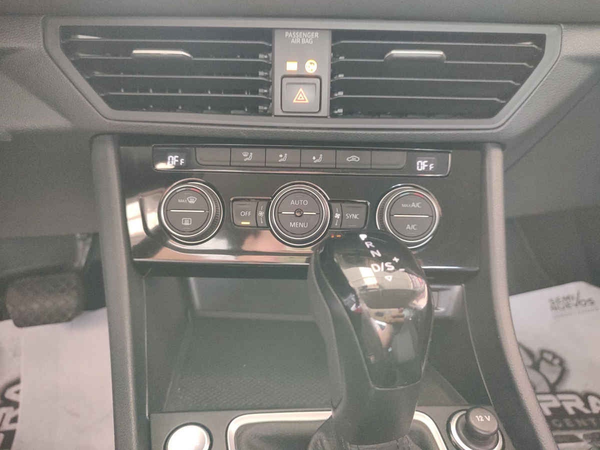 2025 Volkswagen Jetta 4p Trendline L4/1.4/T Aut