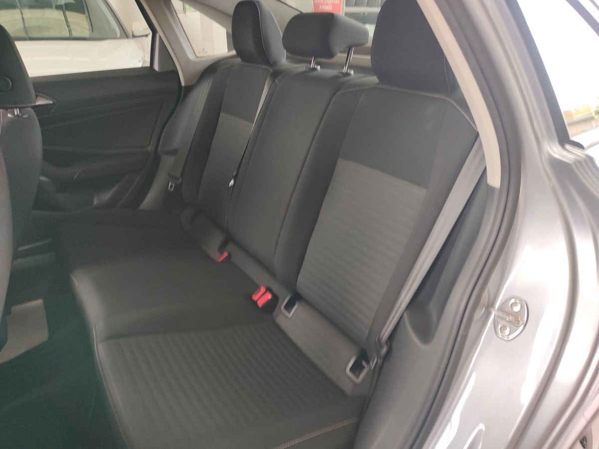 2025 Volkswagen Jetta 4p Trendline L4/1.4/T Aut