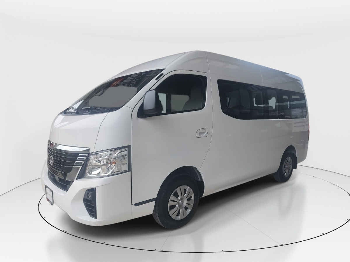 2026 Nissan Urvan 4p Amplia L4/2.5 Man Ventanas