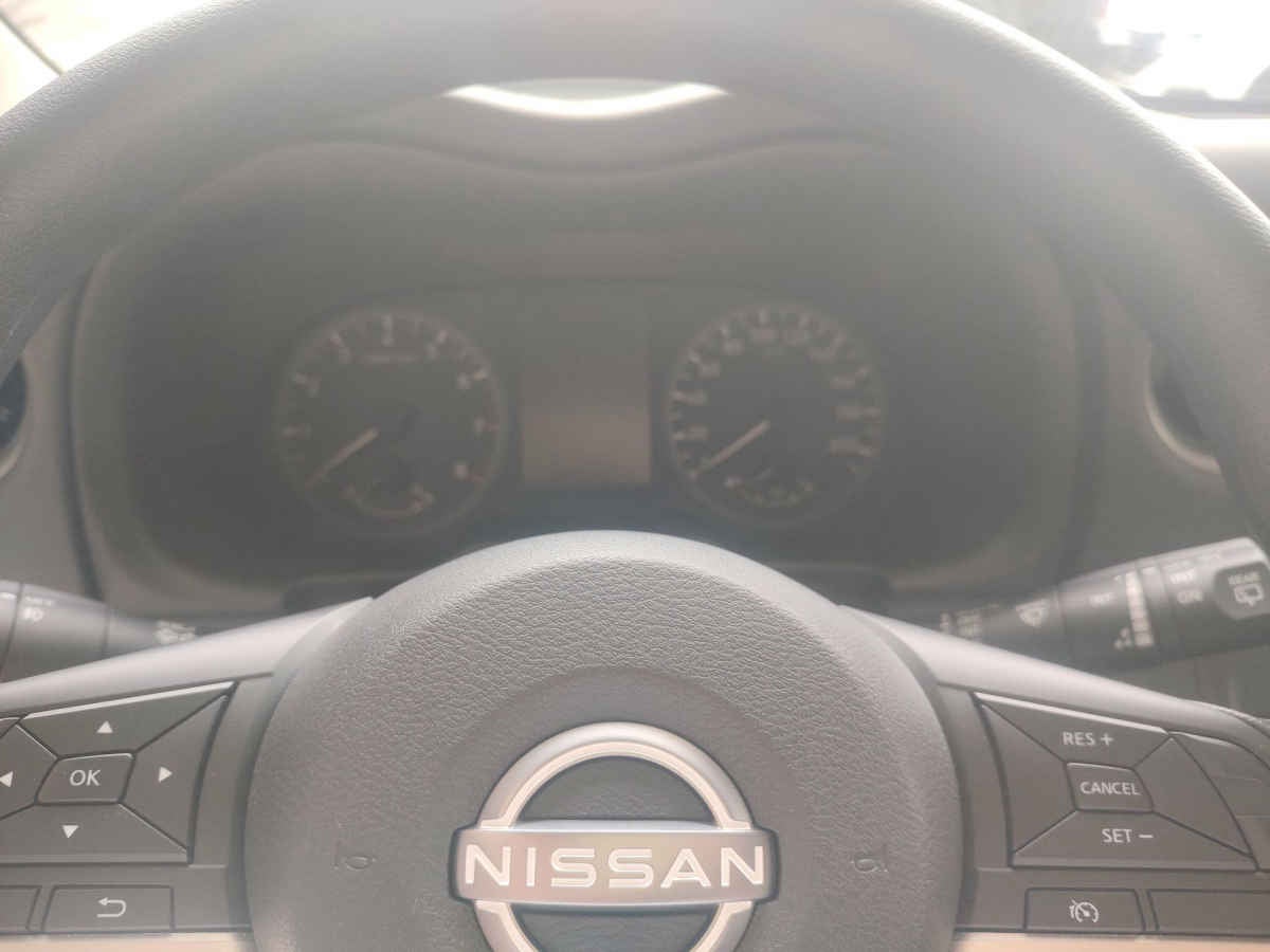 2026 Nissan Urvan 4p Amplia L4/2.5 Man Ventanas