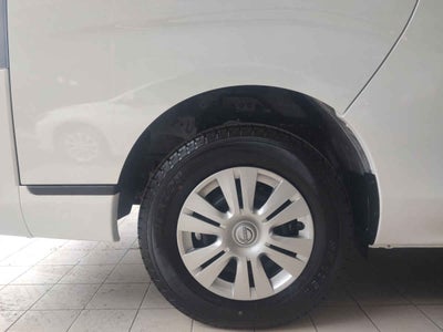 2026 Nissan Urvan 4p Amplia L4/2.5 Man Ventanas