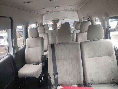2026 Nissan Urvan 4p Amplia L4/2.5 Man Ventanas