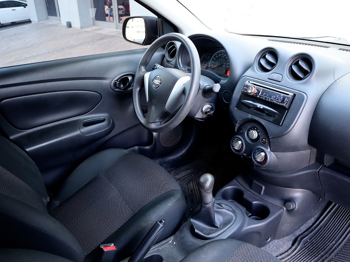 2021 Nissan V-Drive 1.6 A/C  Mt